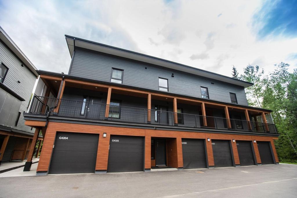 The Mac Shack By Revelstoke Vacations Apartment Ngoại thất bức ảnh