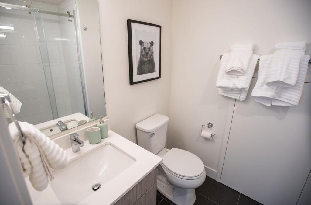 The Mac Shack By Revelstoke Vacations Apartment Ngoại thất bức ảnh